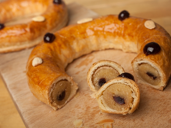 Kerstkrans amarenekersen rietsuikerspijs